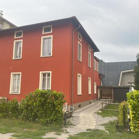 B&B Red House Garlate ภายนอก รูปภาพ
