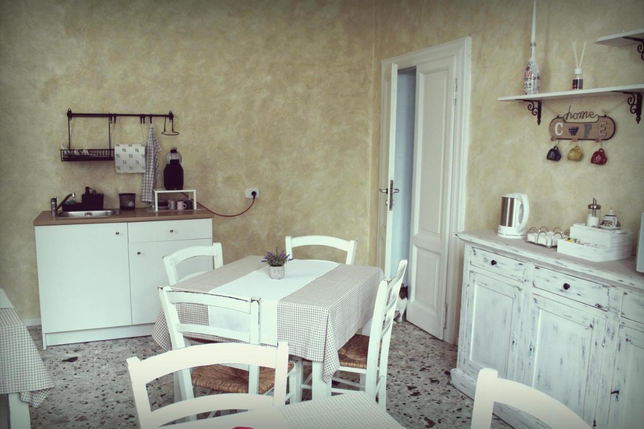 B&B Red House Garlate ภายนอก รูปภาพ
